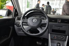 2013款斯柯达昕锐1.6L手动乐选型