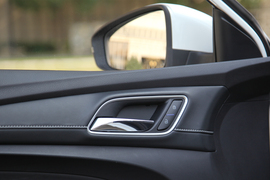 2018款荣威Ei5互联网旗舰版