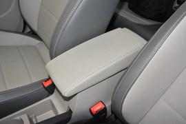 2013款大众朗行1.6L自动舒适型