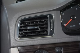 2013款大众朗行1.6L自动舒适型