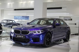 2018款宝马M5实拍组图