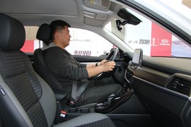 2018款起亚智跑