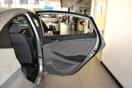 2014款现代瑞纳三厢1.4L自动智能型GLS