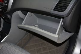 2014款现代瑞纳三厢1.4L自动智能型GLS