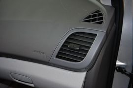 2014款现代瑞纳三厢1.4L自动智能型GLS