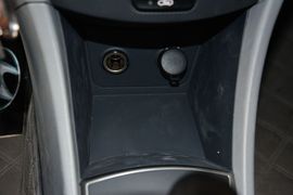 2014款现代瑞纳三厢1.4L自动智能型GLS