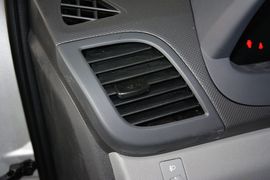 2014款现代瑞纳三厢1.4L自动智能型GLS