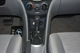 2014款现代瑞纳三厢1.4L自动智能型GLS