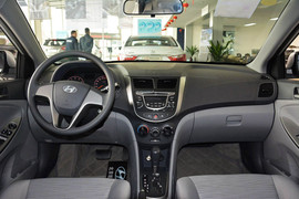 2014款现代瑞纳三厢1.4L自动智能型GLS