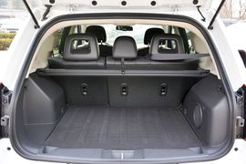 2014款Jeep指南者2.0L两驱改款精英版到店实拍