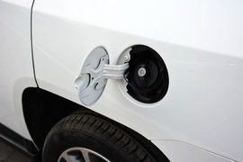 2014款Jeep指南者2.0L两驱改款精英版到店实拍
