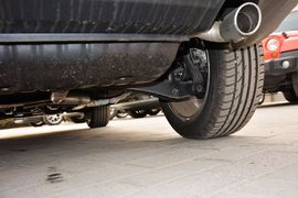2014款Jeep指南者2.0L两驱改款精英版到店实拍