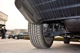 2014款Jeep指南者2.0L两驱改款精英版到店实拍