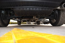 2014款Jeep指南者2.0L两驱改款精英版到店实拍