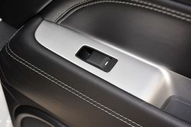 2014款Jeep指南者2.0L两驱改款精英版