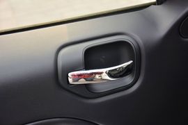2014款Jeep指南者2.0L两驱改款精英版