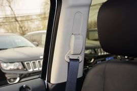 2014款Jeep指南者2.0L两驱改款精英版