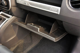 2014款Jeep指南者2.0L两驱改款精英版