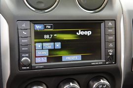 2014款Jeep指南者2.0L两驱改款精英版