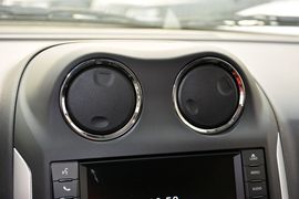 2014款Jeep指南者2.0L两驱改款精英版