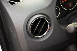 2014款Jeep指南者2.0L两驱改款精英版