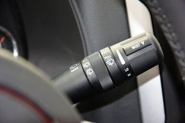 2014款Jeep指南者2.0L两驱改款精英版