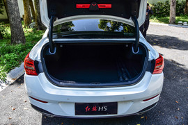 2018款一汽红旗H5试驾