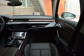 2018款奥迪A8L