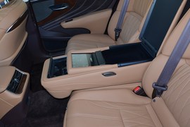 2018款雷克萨斯LS350豪华版