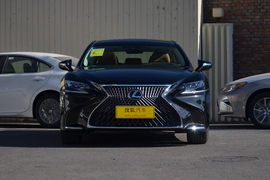 2018款雷克萨斯LS350豪华版