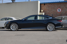 2018款雷克萨斯LS350豪华版