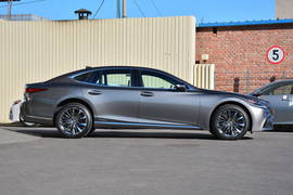 2018款雷克萨斯LS500h