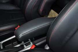 2013款哈弗H6运动版1.5T手动四驱尊贵型