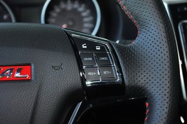 2013款哈弗H6运动版1.5T手动四驱尊贵型