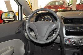 2013款雪佛兰赛欧两厢1.2L手动温馨版