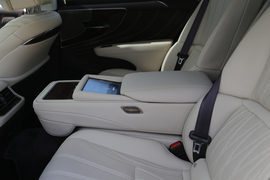 2018款雷克萨斯LS350豪华版