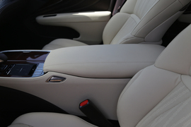 2018款雷克萨斯LS350豪华版