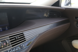 2018款雷克萨斯LS350豪华版