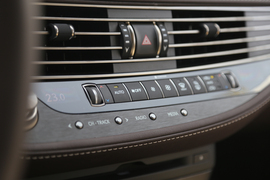 2018款雷克萨斯LS350豪华版