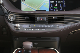 2018款雷克萨斯LS350豪华版