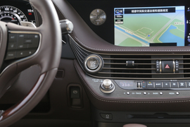 2018款雷克萨斯LS350豪华版