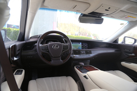 2018款雷克萨斯LS350豪华版