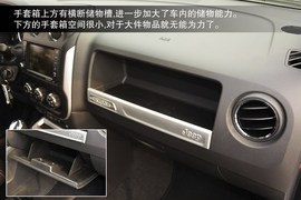 2014款Jeep指南者2.0L两驱改款精英版到店实拍