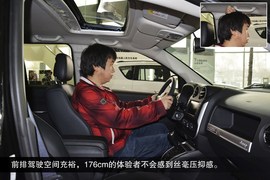 2014款Jeep指南者2.0L两驱改款精英版到店实拍