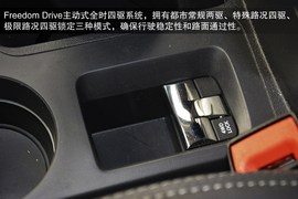 2014款Jeep指南者2.0L两驱改款精英版到店实拍