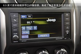 2014款Jeep指南者2.0L两驱改款精英版到店实拍