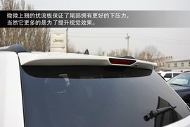 2014款Jeep指南者2.0L两驱改款精英版到店实拍