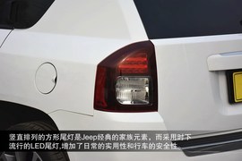 2014款Jeep指南者2.0L两驱改款精英版到店实拍
