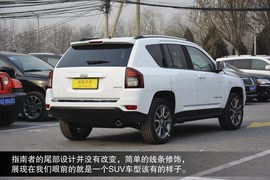 2014款Jeep指南者2.0L两驱改款精英版到店实拍