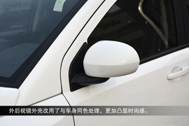 2014款Jeep指南者2.0L两驱改款精英版到店实拍